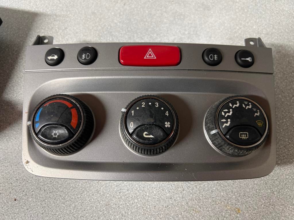 Alfa Romeo 147 / GT Kachelbedieningsunit Delphi 01560741130, Ophalen of Verzenden, Gebruikt, Alfa Romeo