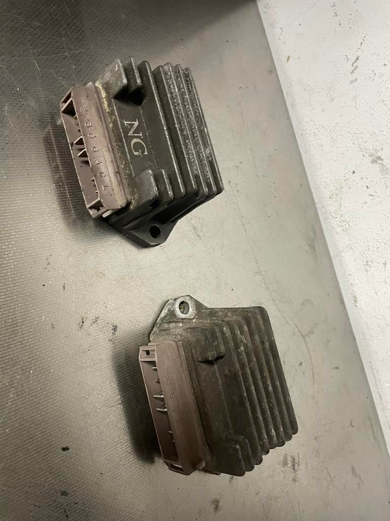 Gilera runner / skipper 125cc - 180cc spanningsregelaar, Ophalen