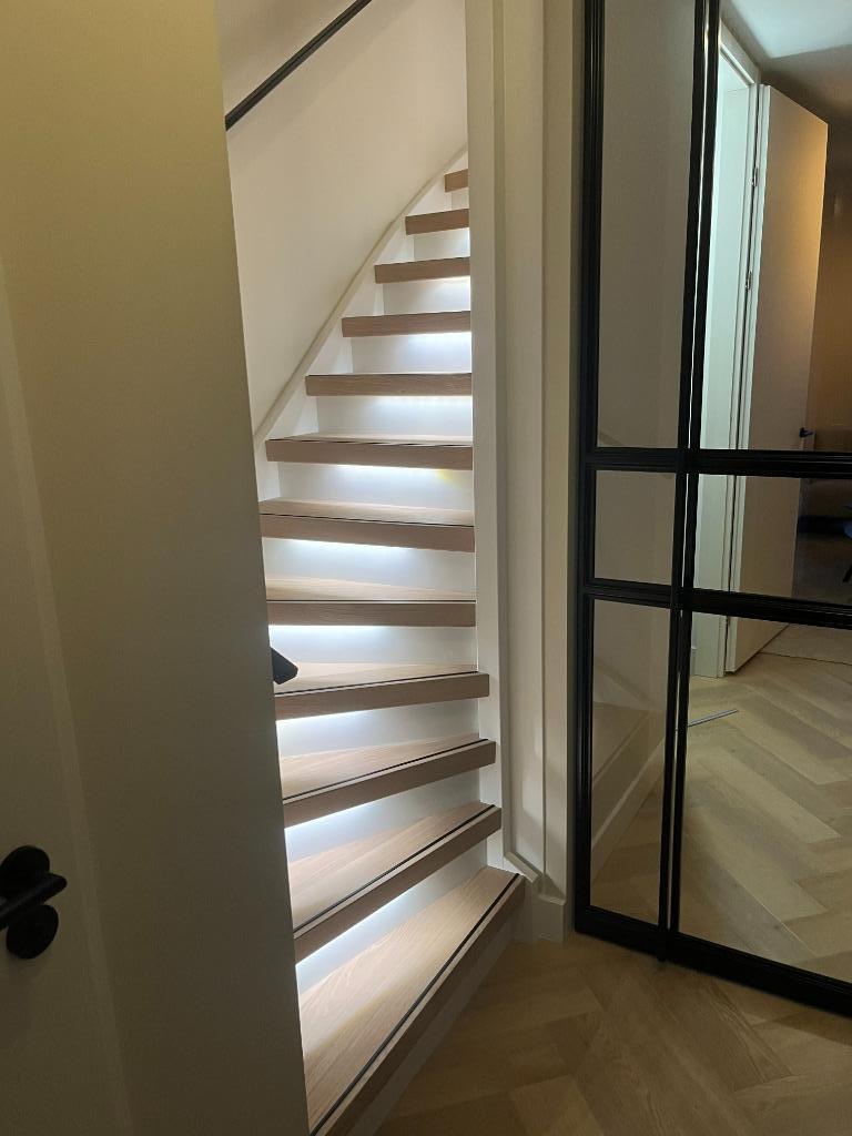 TRAPRENOVATIE, Laminaat of Parket