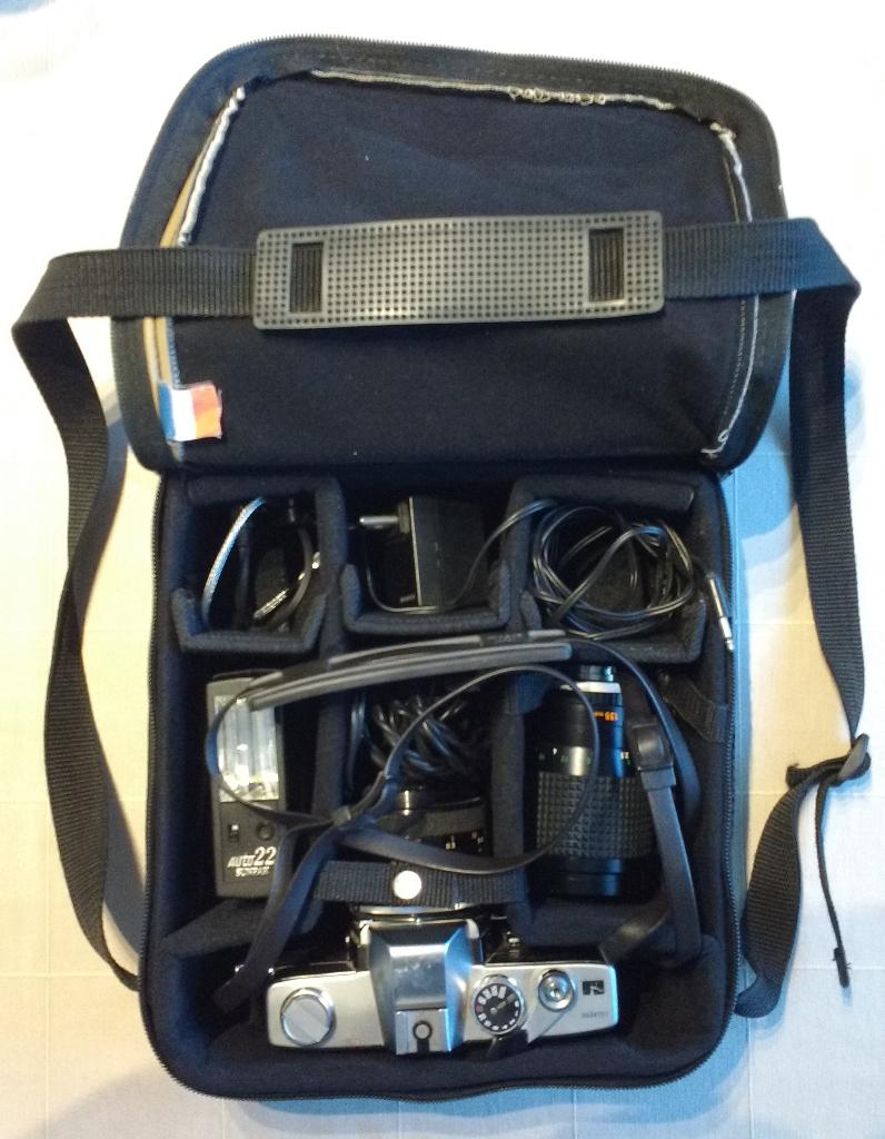 Minolta SR-T 101b Fotocamera + toebehoren, Ophalen, Spiegelreflex, Minolta