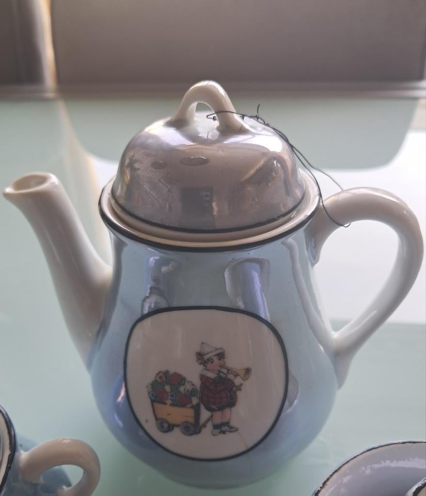 Leuk kinderserviesje met afbeeldingen, Antiek en Kunst, Antiek | Servies compleet, Ophalen of Verzenden