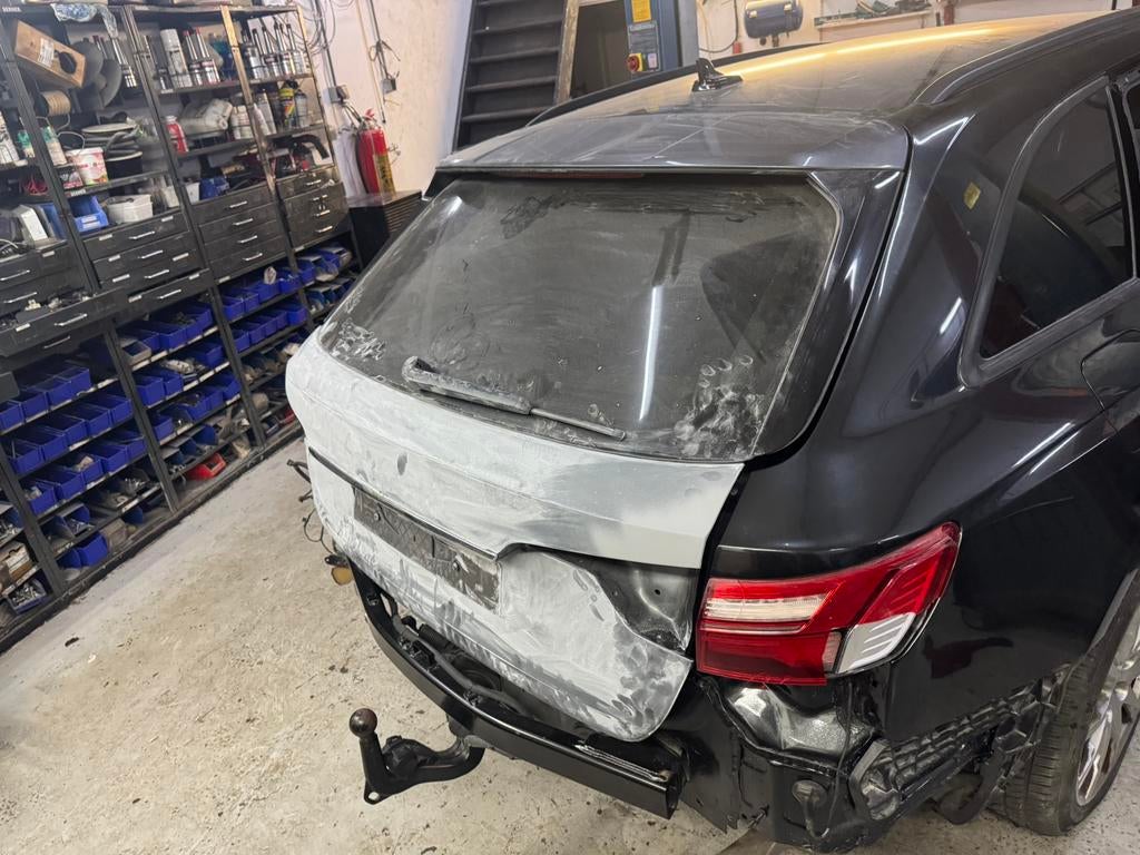 Achterklep en rechter achterdeur en audi a4 bj 2022, Ophalen, Achter, Audi, Achterklep