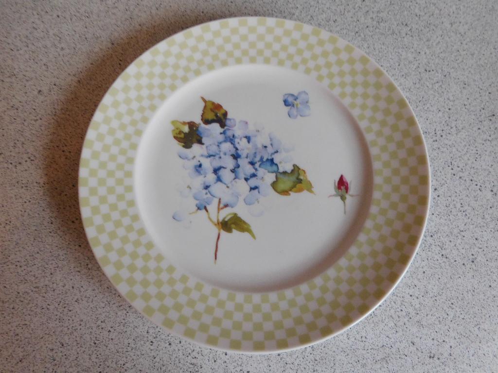 Bord 23 cm. Season Alie Kruse-Kolk, Ophalen of Verzenden, Zo goed als nieuw, Bord(en), Overige stijlen