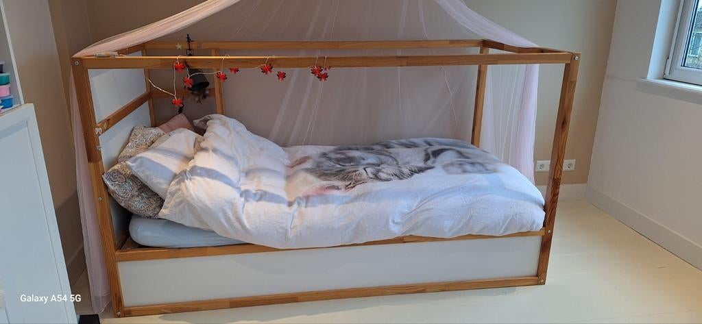 Kura bed, Ophalen, 85 tot 100 cm, Zo goed als nieuw, Matras