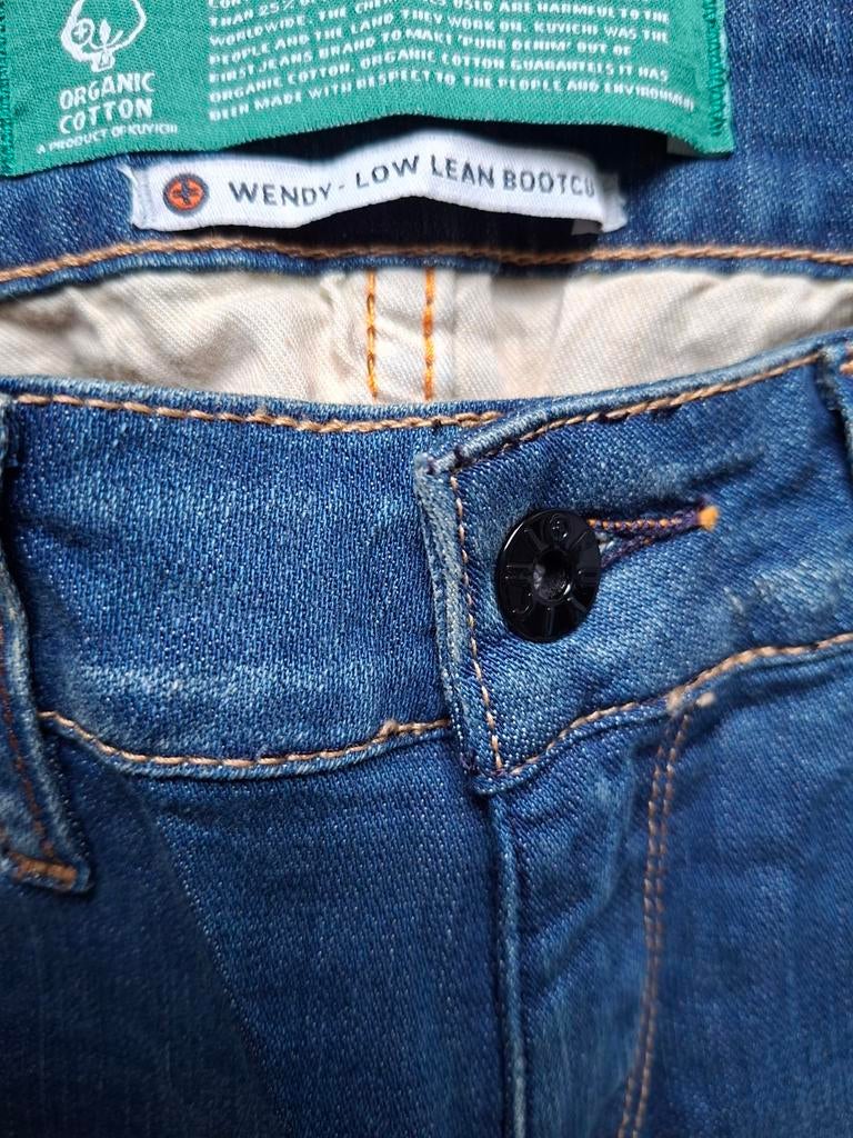 4 voor €99,95 KUYICHI Wendy low bootcut jeans W30 L32, Blauw, KUYICHI, Nieuw, Ophalen of Verzenden