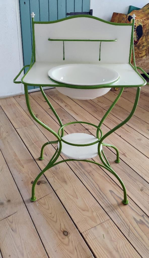 Vintage wastafel met porseleinen kom, Ophalen