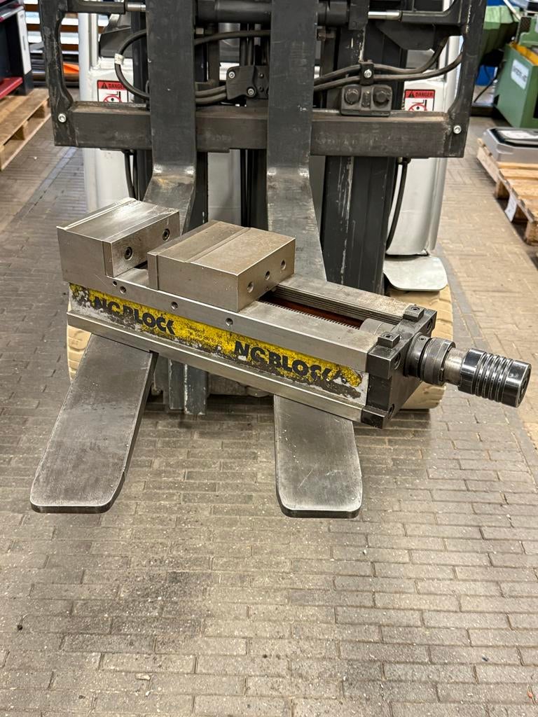 NCBLOCK Machineklem - 160mm bekbreedte, 250mm opening, Ophalen, NCBLOCK, Dimatech, Dimatech