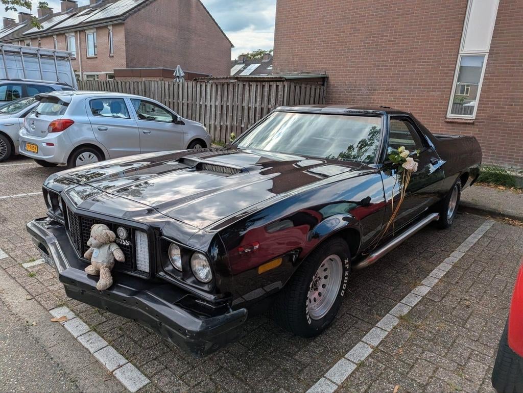 Ford ranchero 6.6 v8 1972, Auto's, Automaat, Achterwielaandrijving, Overige carrosserieën, Zwart