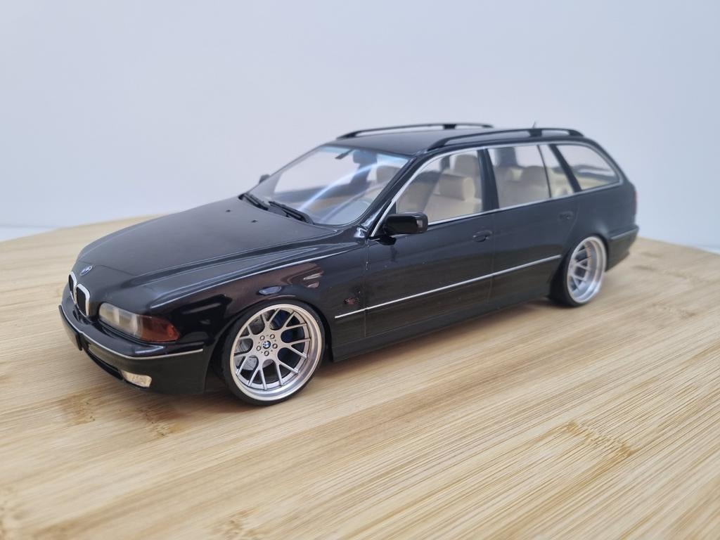 KK-Scale BMW 5-serie Touring E39 Custom! 19" Vossen Concave, Hobby en Vrije tijd, Modelauto's | 1:18, Overige merken, Auto, Ophalen of Verzenden