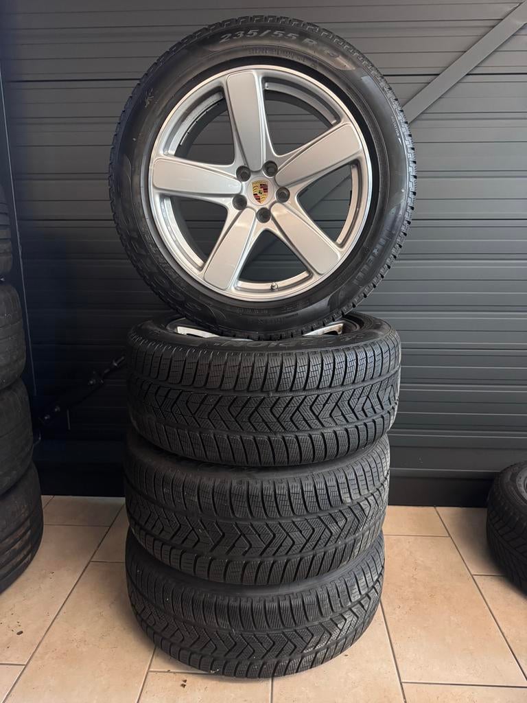 Porsche Winterbanden en Velgen 235/55R19, Auto-onderdelen, Banden en Velgen, Gebruikt, Banden en Velgen, Winterbanden, 235 mm