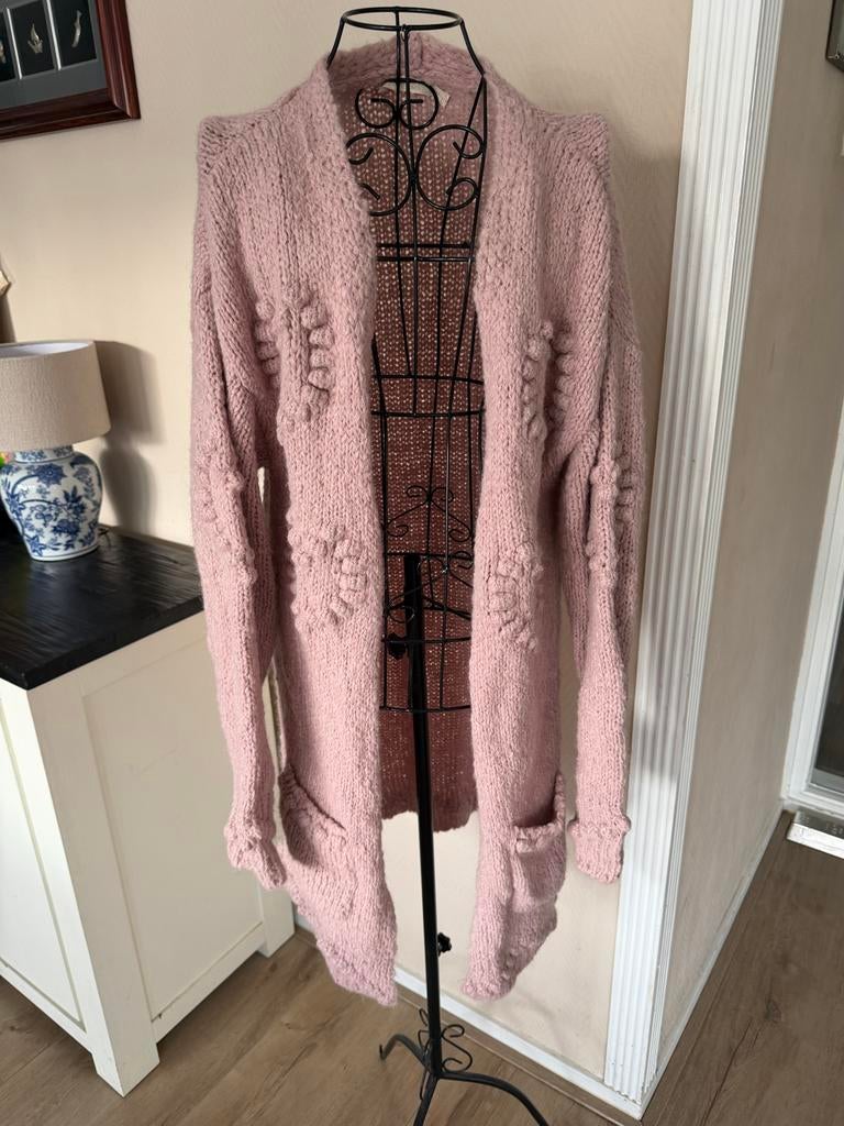 Isla Ibiza Bonita Vest - Lichtroze met Pompons, Kleding | Dames, Truien en Vesten, Ophalen of Verzenden, Nieuw, Maat 38/40 (M)