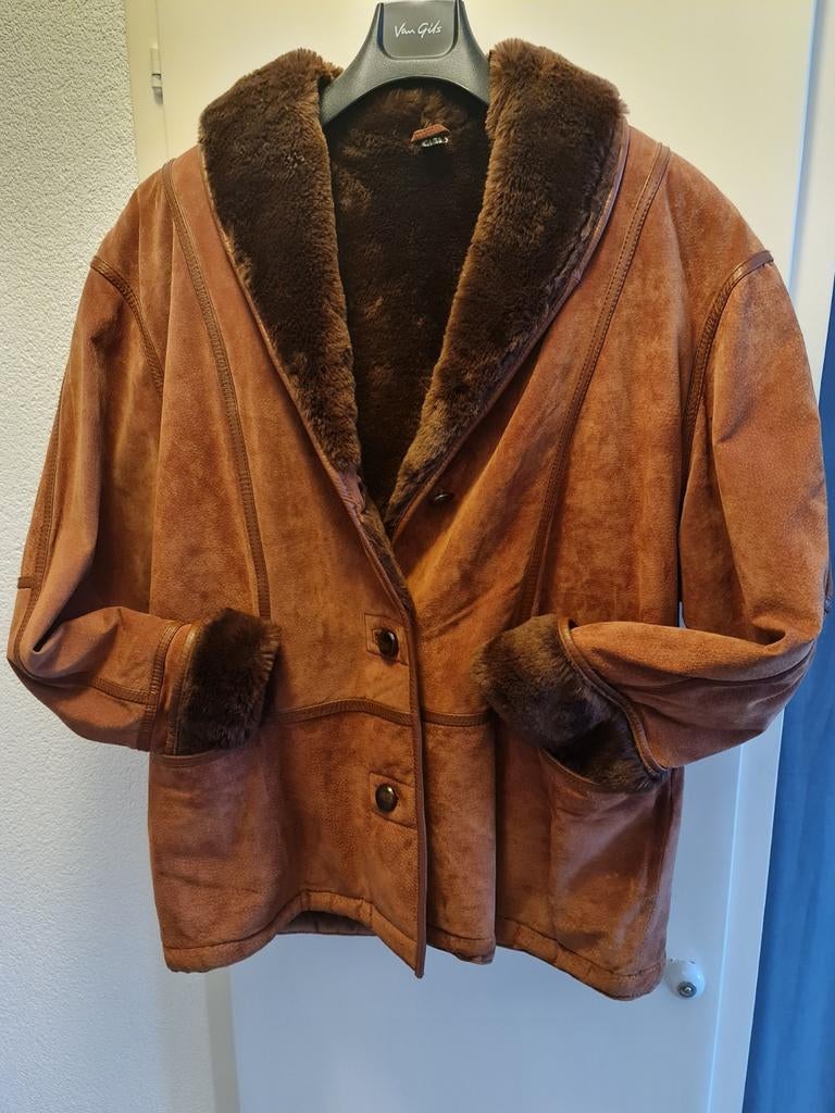 Suede jas Bruine ( lammy coat )Jas met Bontkraag - Maat 44, Ophalen of Verzenden, Zo goed als nieuw, Maat 42/44 (L), Bruin