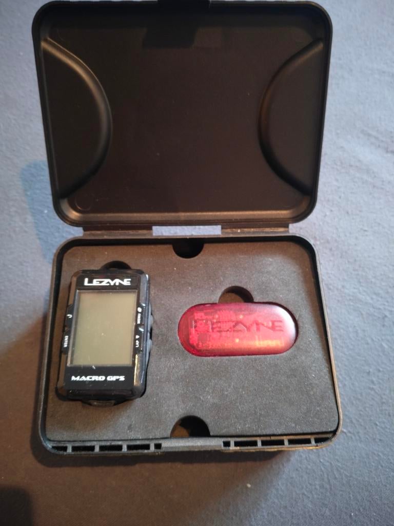 Lezyne Macro GPS Fietscomputer, Ophalen of Verzenden, Draadloos, Gebruikt