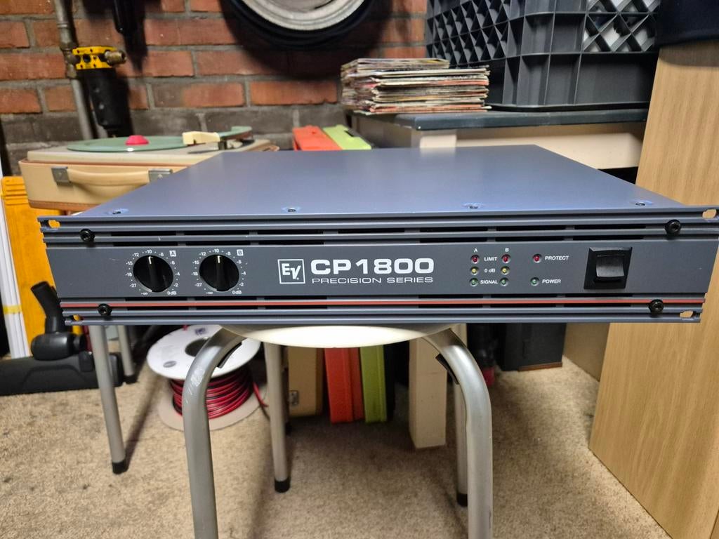 Electrovoice CP 1800 Versterker - Goede Staat, Muziek en Instrumenten, Ophalen of Verzenden, Gebruikt, 500 tot 1000 watt, P.A.