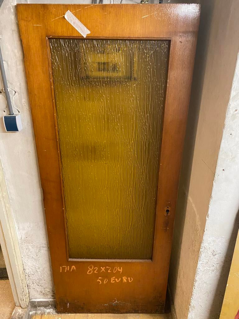 Antieke bruine kroegdeur met geel glas, Doe-het-zelf en Verbouw, Deuren en Horren, Ophalen, Gebruikt, 80 tot 100 cm, Binnendeur