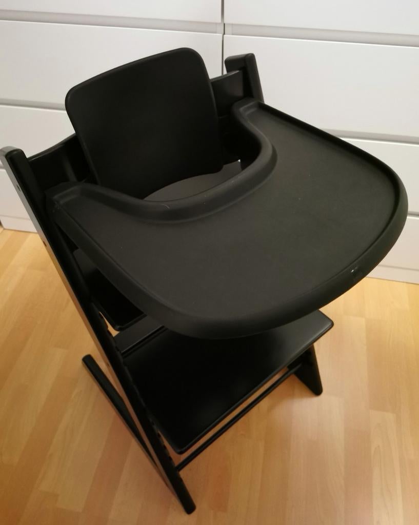COMPLETE Stokke Tripp Trapp Kinderstoel met ZWART triptrap, Kinderen en Baby's, Ophalen, Zo goed als nieuw, Meegroeistoel, Aanschuifbaar