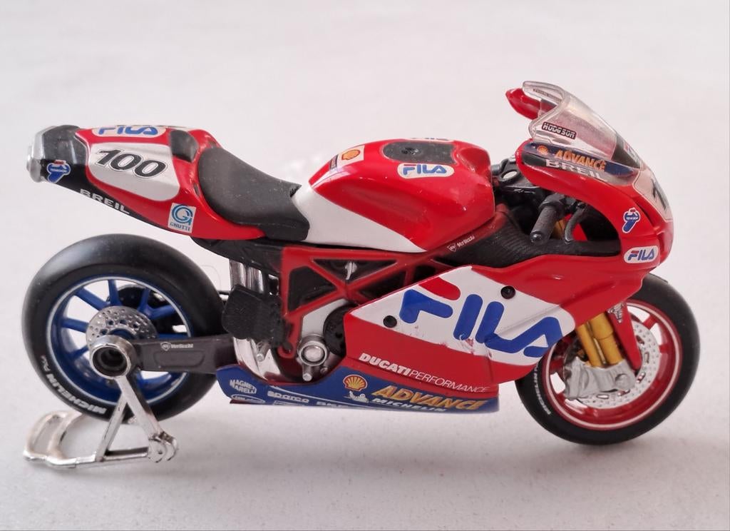 Ducati World Superbike 2003 Neil Hodgson replica, Ophalen of Verzenden, Zo goed als nieuw, Motor