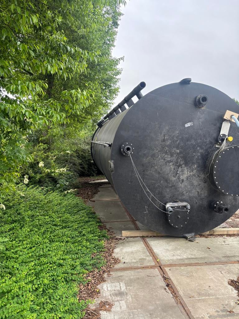 Grote kunststof tank, Ophalen