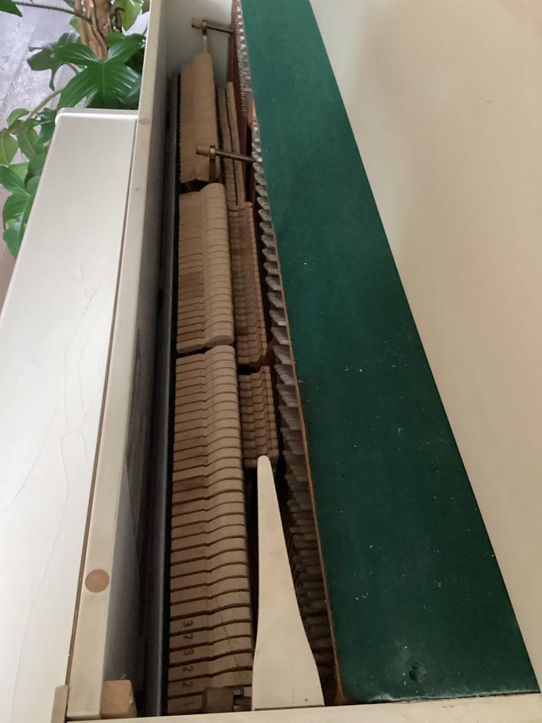 Zimmerman piano - Opknapper met ontbrekende toetsenleggers, Ophalen of Verzenden, Gebruikt, Wit, Piano