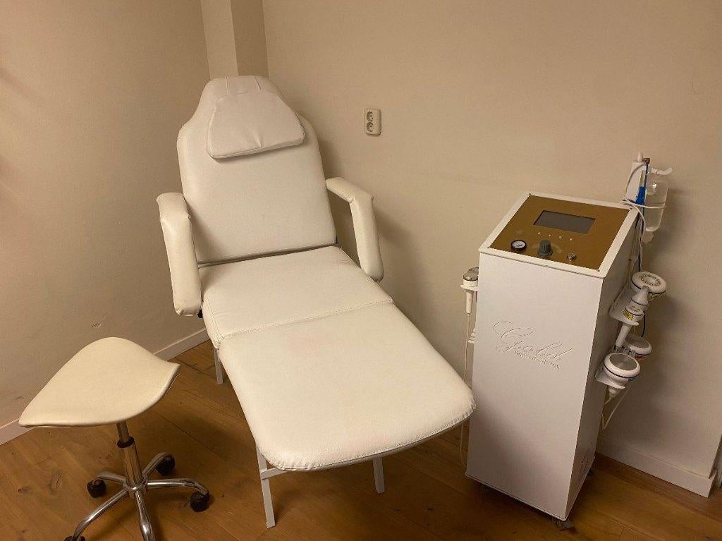 behandeling stoel en krukje, Ophalen of Verzenden, Zo goed als nieuw, Gehele gezicht, Verzorging