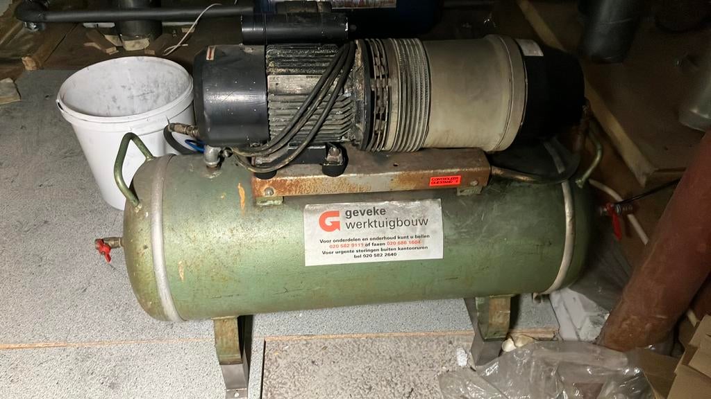 Vane compressor , geen cilinder en geen schroef compressor, Ophalen, Gebruikt, Info@hoevemotoren.nl, 7711cm