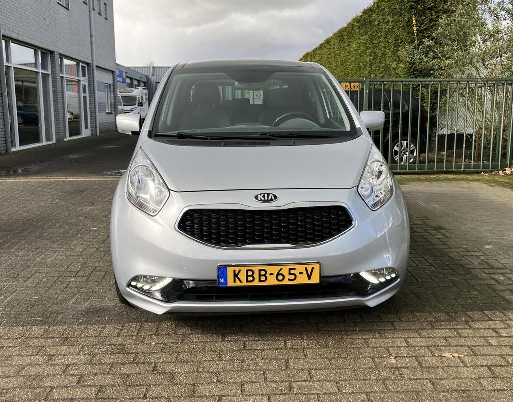 Kia VENGA 1.6 CVVT ExecutiveLine Navi camera Panoramadak, Auto's, 15 km/l, Gebruikt, 4 cilinders, Leder en Stof