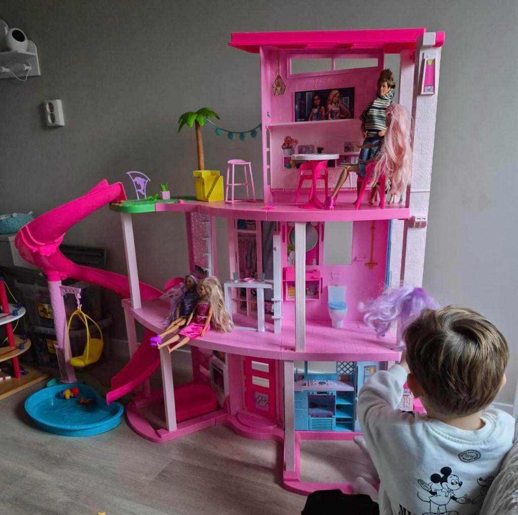 Barbie dreamhouse compleet en in nieuwstaat, Ophalen, Zo goed als nieuw, Poppenhuis
