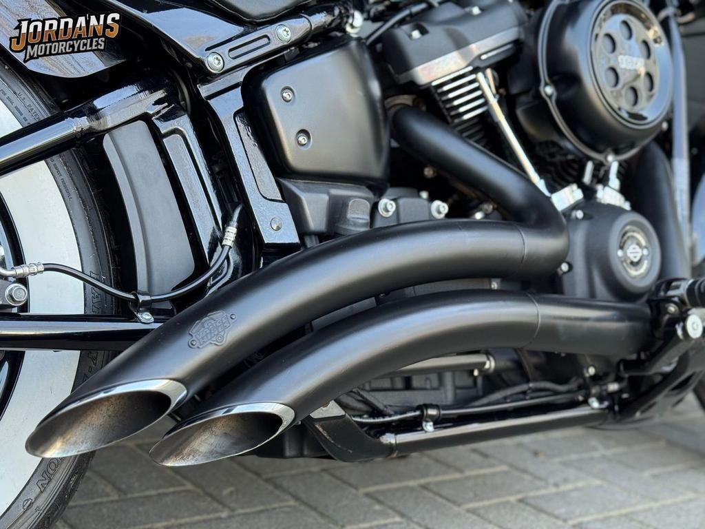 HARLEY-DAVIDSON STREET BOB 107 | white wall | V&H (bj 2018) - foto 2