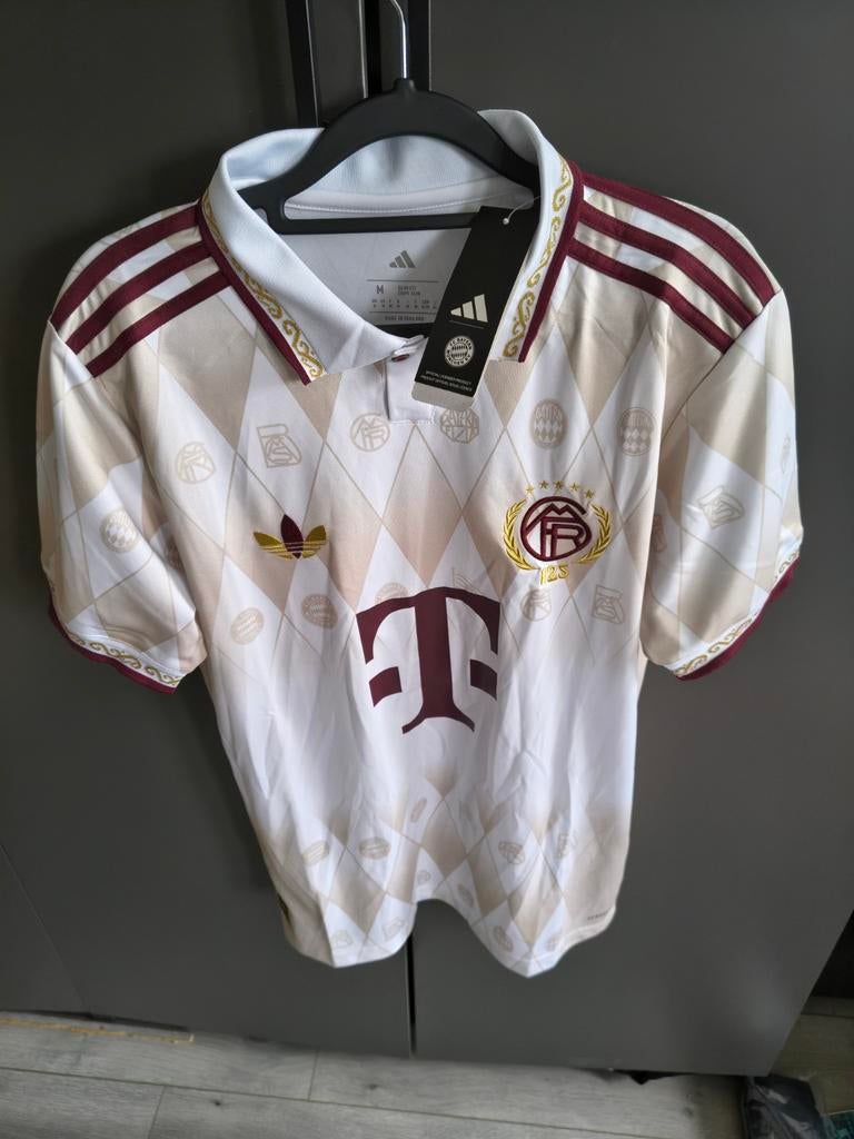 Speciale bayern München voetbalshirt maat M - nieuw, Verzamelen, Ophalen of Verzenden, Nieuw, Shirt