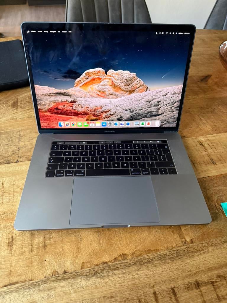 MacBook Pro 15 inch met touchbar, Computers en Software, Apple Macbooks, MacBook Pro, Gebruikt, 2 tot 3 Ghz, 15 inch