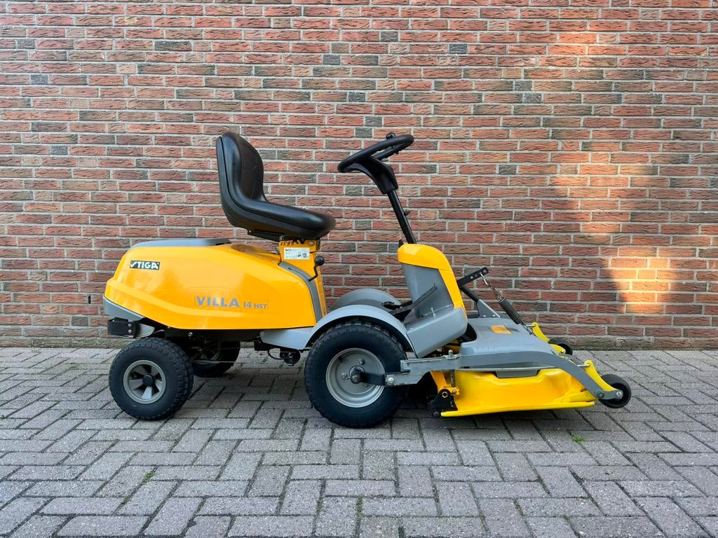 Stiga Villa 14 HST Frontmaaier Zitmaaier nieuw combi maaidek, Ophalen, Zo goed als nieuw, Mulchfunctie