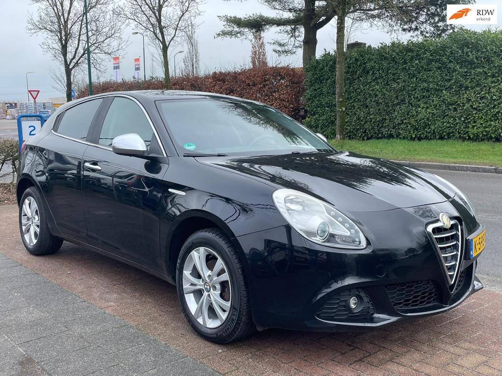 Alfa Romeo Giulietta 1.4T Progression *Black|LMV, Voorwielaandrijving, Euro 5, Gebruikt, 4 cilinders