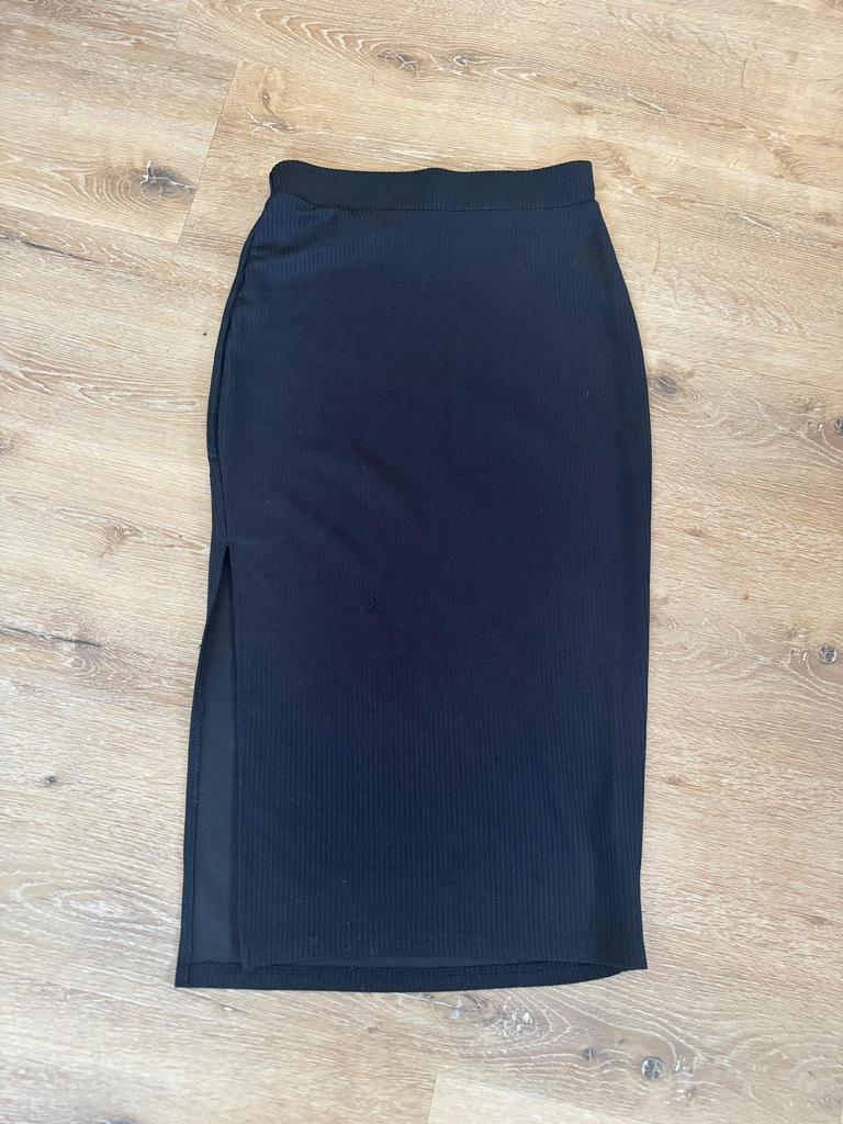 Nieuwe zwarte lange rok met split, Maat 38/40 (M), Verzenden, Zwart, Nieuw