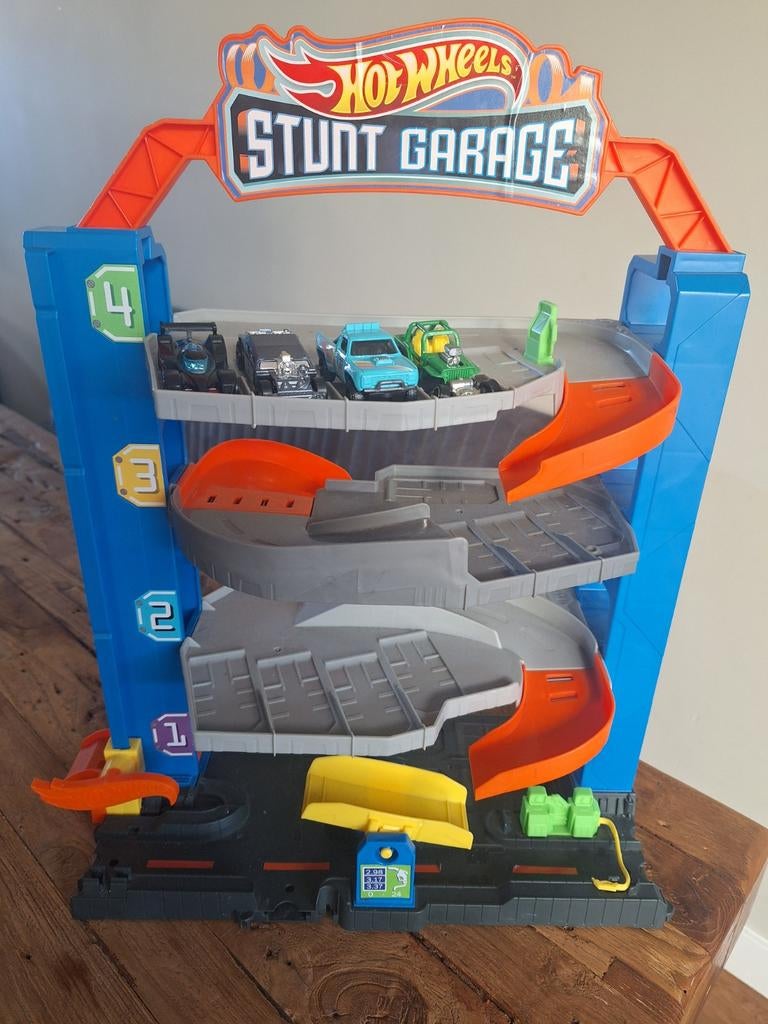 Hot wheels auto garage, Kinderen en Baby's, Speelgoed | Racebanen, Ophalen of Verzenden, Zo goed als nieuw, Handmatig, Hot Wheels