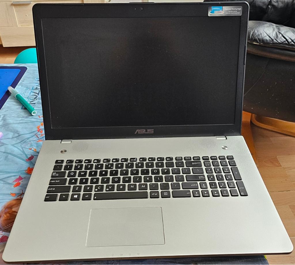 Asus N76, Widows 11, Office en antivirus, Computers en Software, Windows Laptops, Refurbished, 17 inch of meer, HDD, SSD, 2 tot 3 Ghz