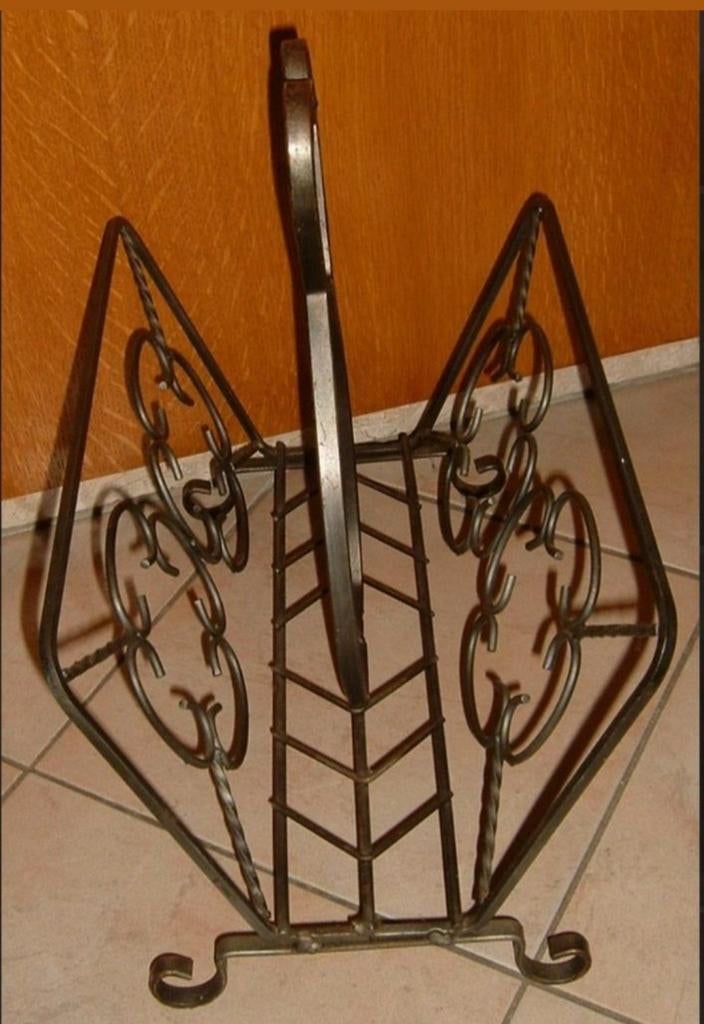 Retro ijzeren houder tijdschriftenbak krantenbak receptenbak, Huis en Inrichting, Woonaccessoires | Krantenbakken en Lectuurbakken