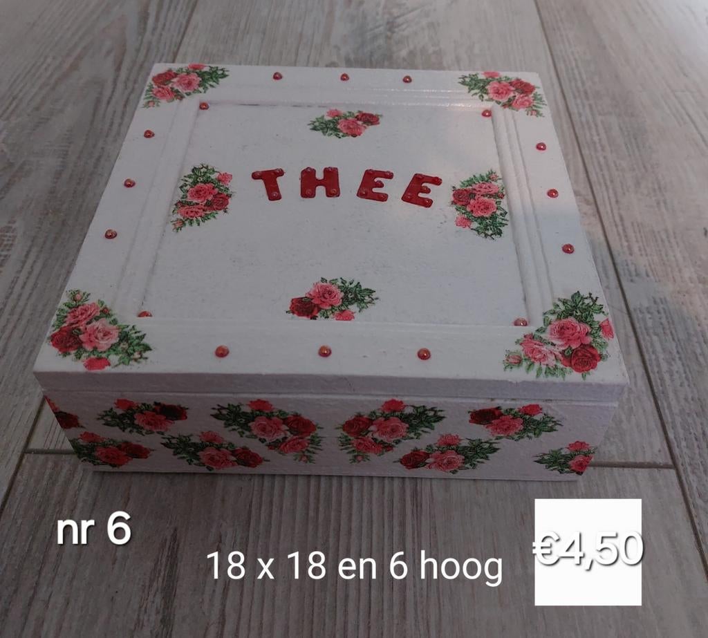 nr 6  Decoratieve theedoos met rozenmotief, Ophalen of Verzenden