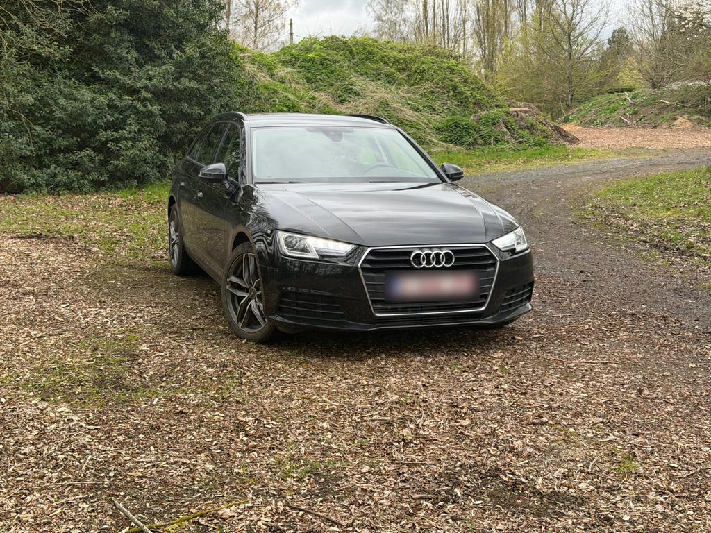 Audi A4 - 2019 - 125.000km - Directie auto, Auto's, Automaat, Stof, Zwart, 4 cilinders