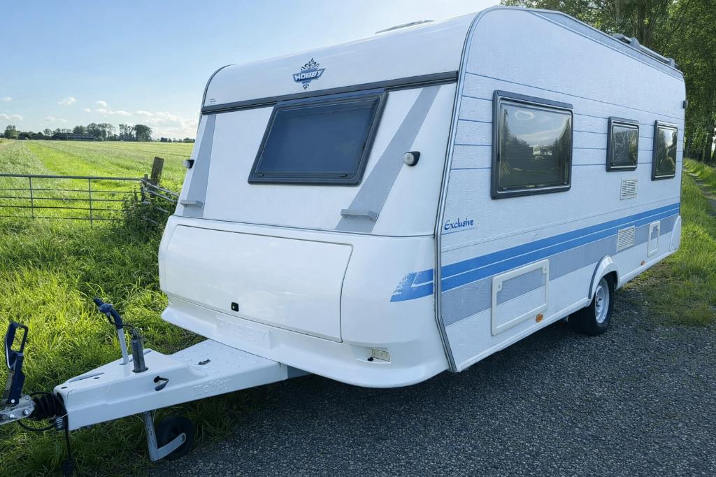 Te Huur - Hobby Caravan 495UL met luifel en voortent verhuur
