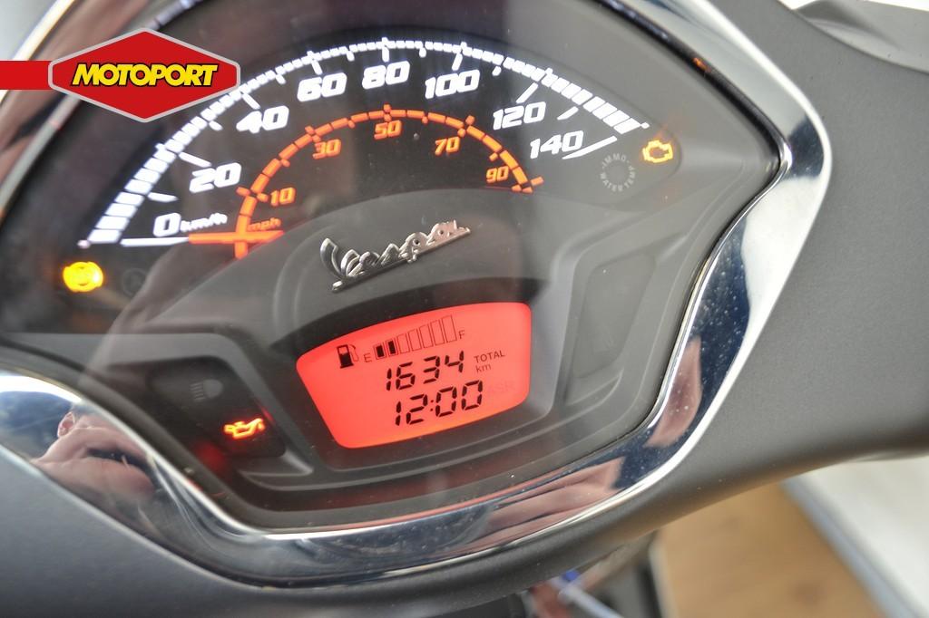 Vespa GTS 300 ABS Touring (bj 2020) - foto 3