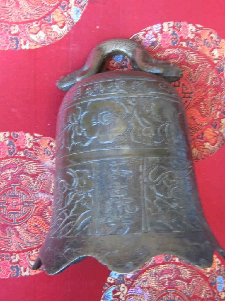 Chinese bronzen bel Zhong of Bo, Verzenden