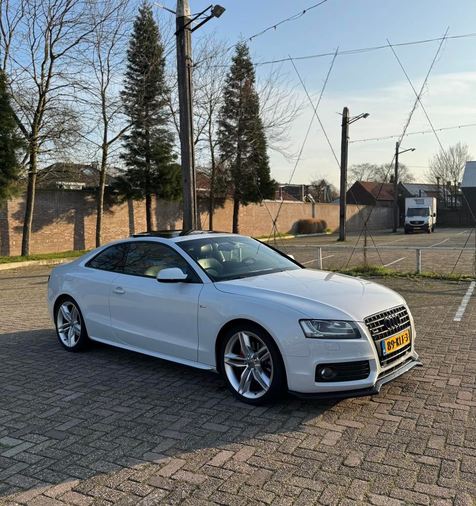 Audi A5 3.2 FSI 265pk Coupe Quattro 2010 Grijs, Automaat, Euro 5, 4 stoelen, Vierwielaandrijving