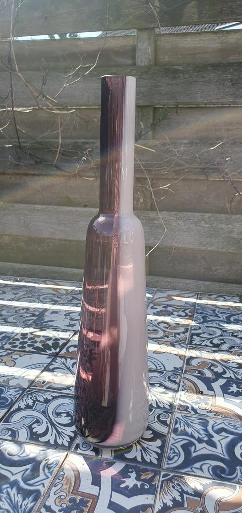 Lifestyle vaas bordeaux rood met wit, Huis en Inrichting, Woonaccessoires | Vazen, Aardewerk of Porselein, Ophalen of Verzenden