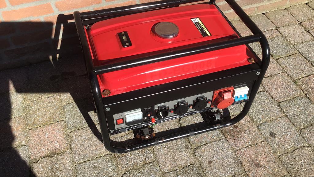 Stroomgenerator, Ophalen of Verzenden, Zo goed als nieuw, Minder dan 5 kVA, Benzine