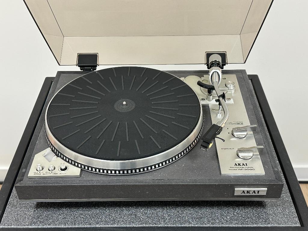 Akai AP-306C, Audio, Tv en Foto, Platenspelers, Ophalen, Gebruikt, Info@intovinyl.com, Korenbloem 13, 3227 BB Oudenhoorn