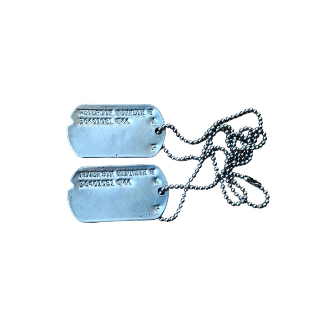 WWII US Dog Tag Set Peterson Air Force, Verzamelen, Ophalen of Verzenden, Amerika, Embleem of Badge