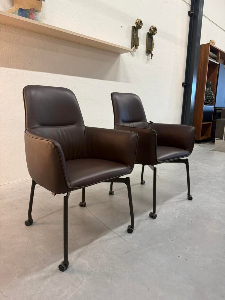 2 Nieuw Leolux Gyon Eetkamerstoel Hoog Noli leer Stoel Wiel