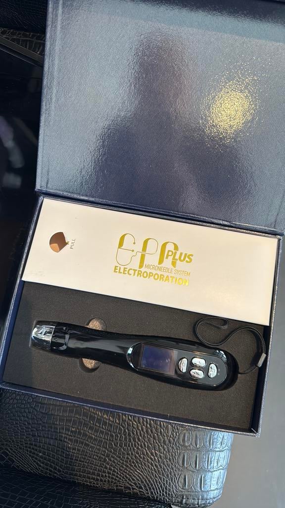 Microneedling systeem, Ophalen of Verzenden, Zo goed als nieuw, Gehele gezicht