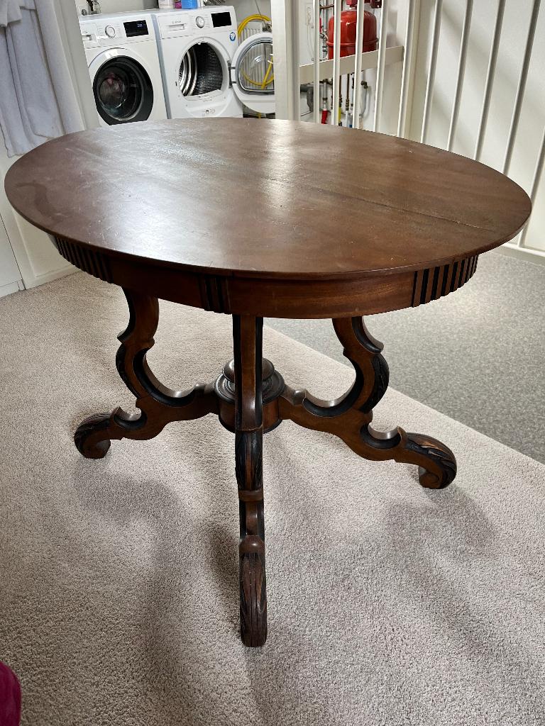 Antieke tafel, Ophalen