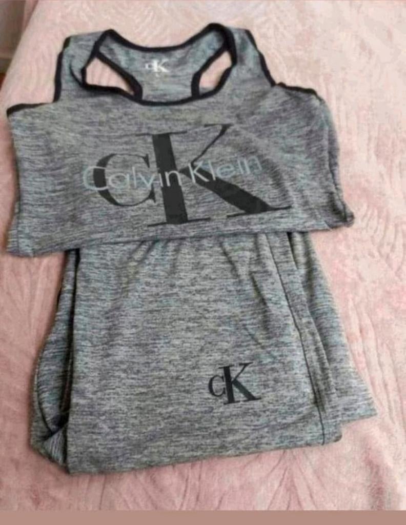 Sportkleding Calvin Klein. Meer tassen, pumps, makeup, etc., Maat 46/48 (XL) of groter, Nieuw, Ophalen of Verzenden, Fitness of Aerobics